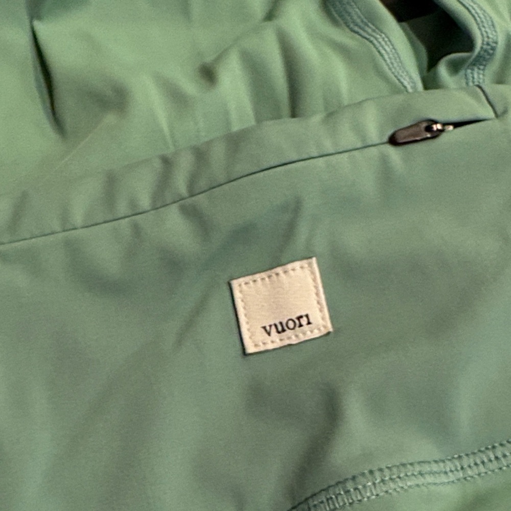 Vuori Stride Legging in Basil